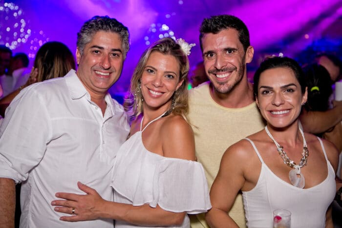 Julinho e Renata Camargo, Diogo Corrêa e Aline Rosado, antes da pandemia nas animadas noites do Privilège Foto: Wanderson Monteiro