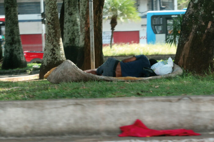 pessoas rua fernando priamo 4