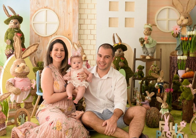 Ana Luíza Lupatini Almada e José Leonardo Rocha de Faria com a filha Fiorella Lupatini Almada Rocha de Faria