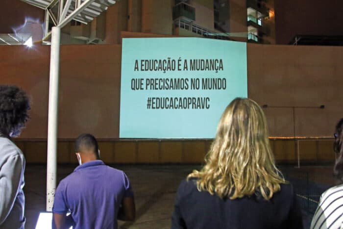 Projeções marcam homenagem ao Dia da Educação 1 painel educacao fernando priamo