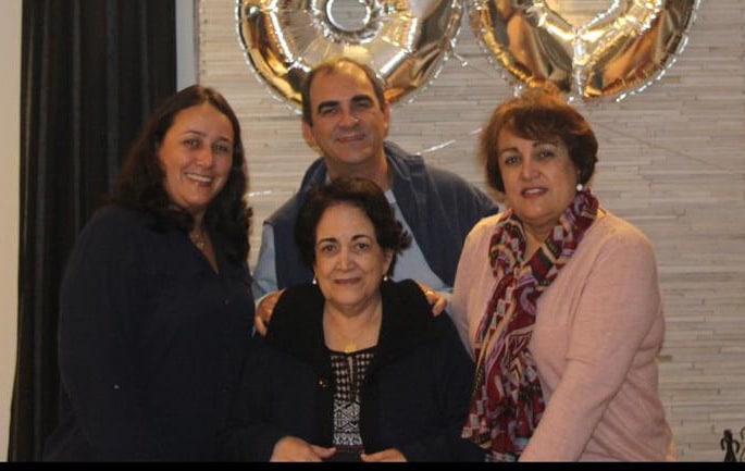 Maria das Dores Dornelas e os filhos Marilho, Marcilia e Marilia