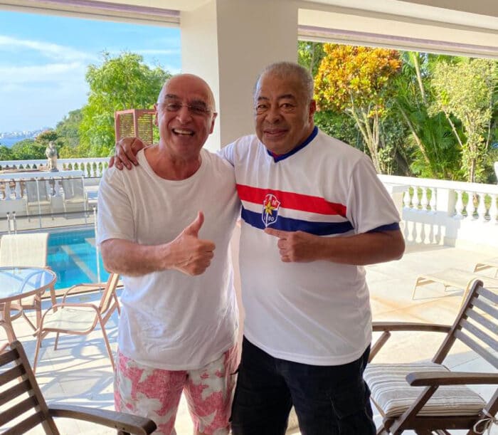 O deputado Mário Henriger recebeu o “Furacão da Copa de 70”, Jairzinho em sua cinematográfica casa na Urca, no Rio. Presidente do PDT em Minas, Mário nasceu em Manhumirim e estudou medicina na UFJF 