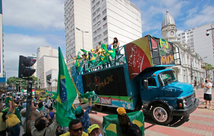 Grupo faz carreata de apoio ao presidente Bolsonaro 1 carreata