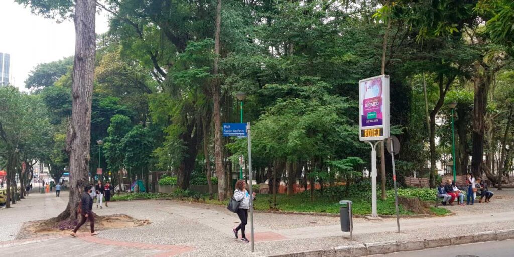 Após progressão para faixa laranja, Prefeitura reabre praças em JF 2 parque halfeld by leo