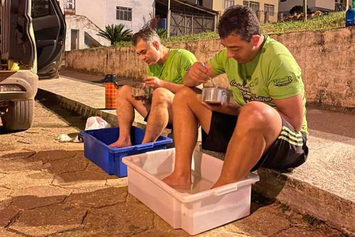 Caminhada da superação: dupla de amigos completa 107 km em 17 horas 2 02 caminhada da superacao fotos Jhon Carelli e Claudio Ferreira