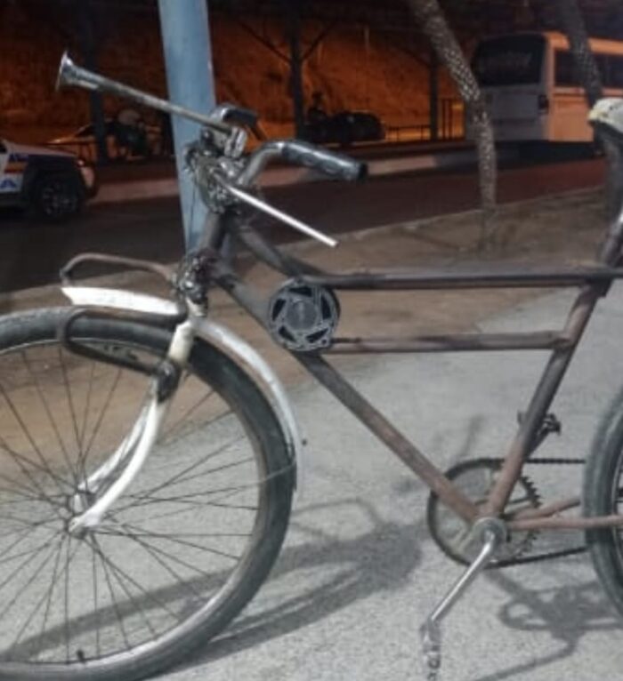 Bicicleta com arma artesanal acoplada é apreendida no Parque das Águas 1 arma acoplada 1
