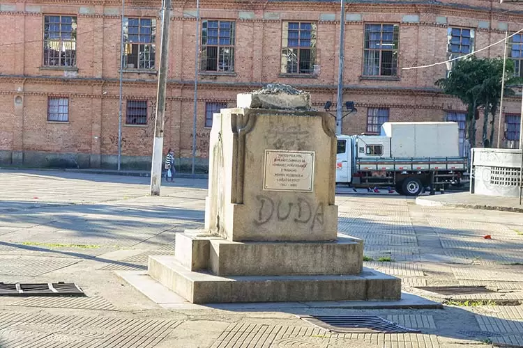 monumento mascarernhas by jessica pereira
