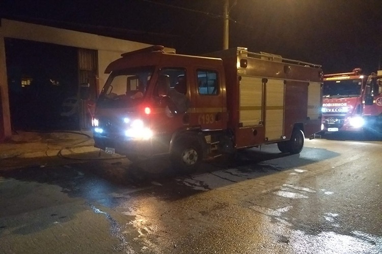 incendio em oficina 2 divulgacao corpo de bombeiros