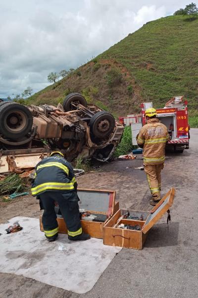 29 10 2021 acidente MG 448 Divulgacao Bombeiros