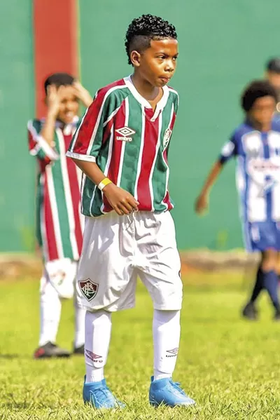 Foto de jogador na infância com camisa do Fluminense viraliza em post de  clube na Índia; entenda, fluminense