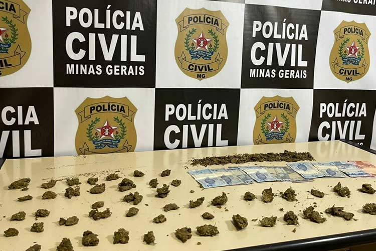 Polícia prende 4 homens durante ação de combate ao tráfico no Parque Halfeld 1 operacao parque halfeld drogas by policia civil