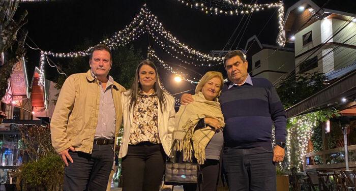 Adilson e Laudilene Leite, Silvana e Heveraldo Lima de Castro (aniversariando) no final de semana em Campos do Jordão (SP)  