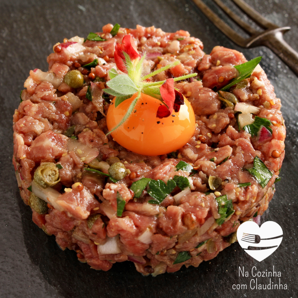 Receita o steak tartare do chef Erick Jacquin
