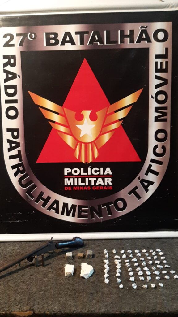 PM apreende drogas, arma e munições na Zona Norte 1 trafico em igrejinha by pmmg