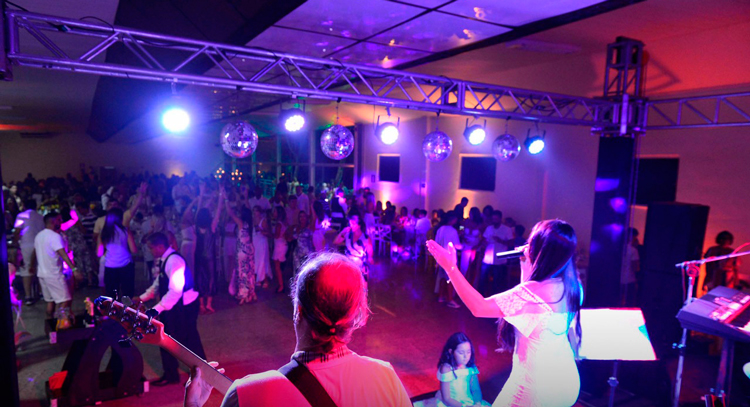 09 Banda baile green hill