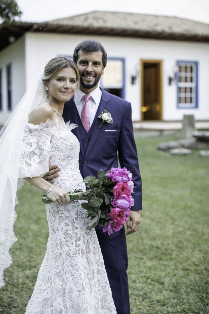 Patrícia Mendes Moreira de Moraes e Thomaz Magalhães foram os protagonistas de um dos mais requintados casamentos da temporada social. A cerimônia aconteceu na Fazenda Parati, que recebeu uma superprodução. Os noivos são filhos de Cláudia e José Mariano Soares de Moraes, e de Clara e Thomaz Pompeu Pires Magalhães      Foto: Maria Toscano