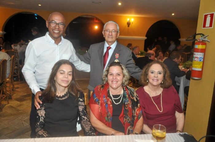 Ivan Romeu Modesto, o anfitrião Sílvio Abreu, Denise Magaldi, Terezinha Félix Martins e Maria Emília Leite durante recepção no Haras Morena Resort Foto: Andréa Ottoni 