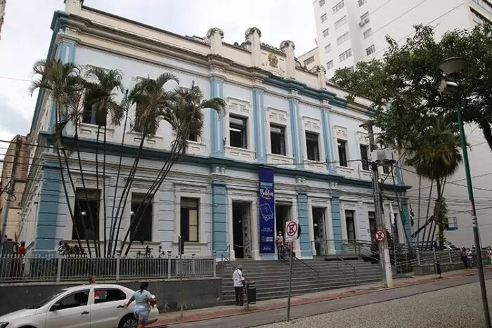 Dia do Combate ao Câncer de Mama é celebrado com ações gratuitas de saúde 2 câncer de mama Palácio Barbosa Lima abriga a Câmara Municipal de Juiz de Fora