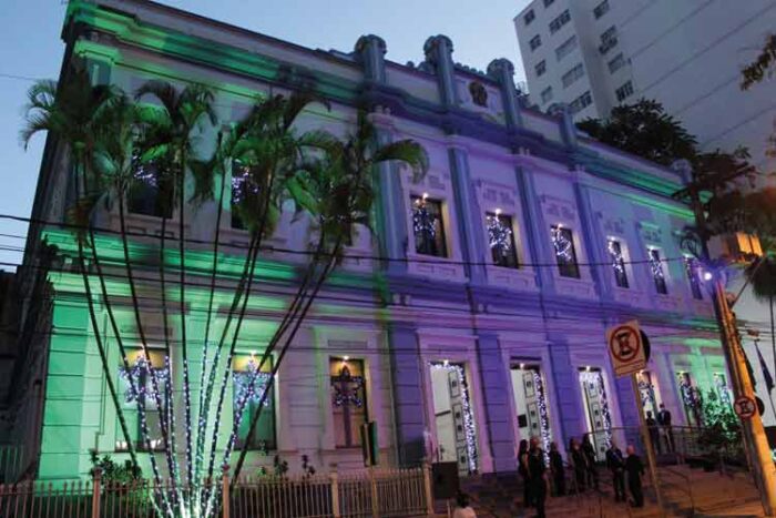 Cantata, árvores e iluminação especial marcam aproximação do Natal 1 cantata camara