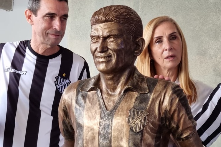 estátua moacyr (2) - leonardo costa