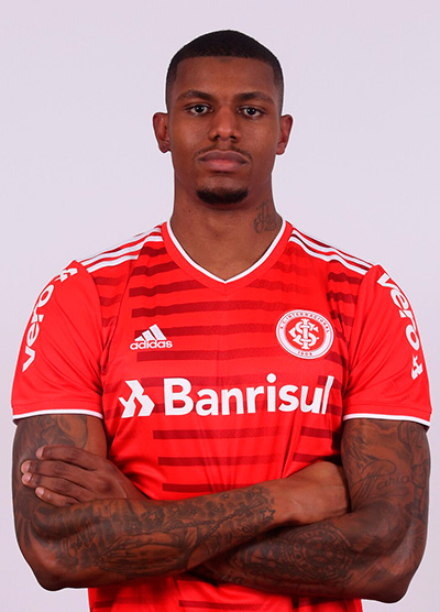 Wesley Moraes é apresentado como novo camisa 9 do Internacional e