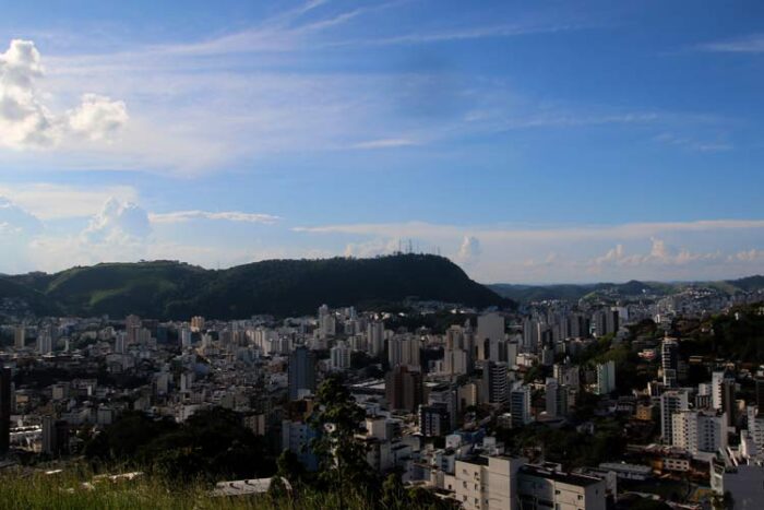 Calor e possibilidade de pancadas de chuva marcam tempo em Juiz de Fora 1 tempo sol fernando priamo