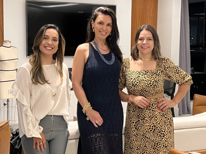 Nathércia Percegoni, Debora de Landa e Simone de Souza, trio de elegantes em tarde social Foto: Aline Bastos