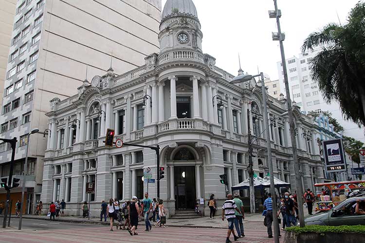 paco paco municipal by fernando