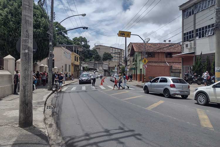 Volta às aulas presenciais movimenta trânsito e escolas de JF 3 volta as aulas colegio santa catarina by fernando2
