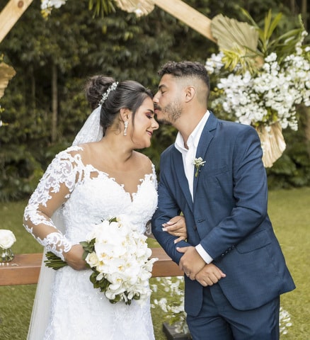 Isabela Adário e Thiago Assis protagonistas de bonito casamento, no Bosque, em São Pedro. A noiva é filha de Elizabete e José Cláudio Adário e ele, de Ana Lúcia e Carlos Roberto Assis ALESSANDRO GIRON