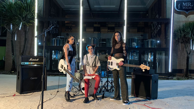 Inoutside lança single 'Dare the night' 1 Inoutside