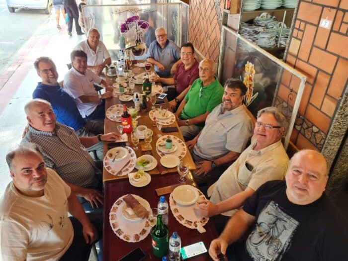 Paulo Gonçalves Júnior, Valmir de Castro Pinto, José Antônio Chehuen, CR, José Lúcio Fernandes, Aldo Bottino, Edy Prata, Thales Ramos, Edinho Alvim, Luiz Carlos Araújo e Sérgio Alves na tradicional mesa da Academia Rio Branco, na tarde de sábado, no Procopão