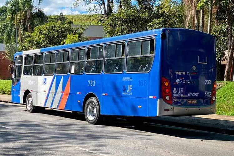 onibus com pintura provisoria fernando priamo