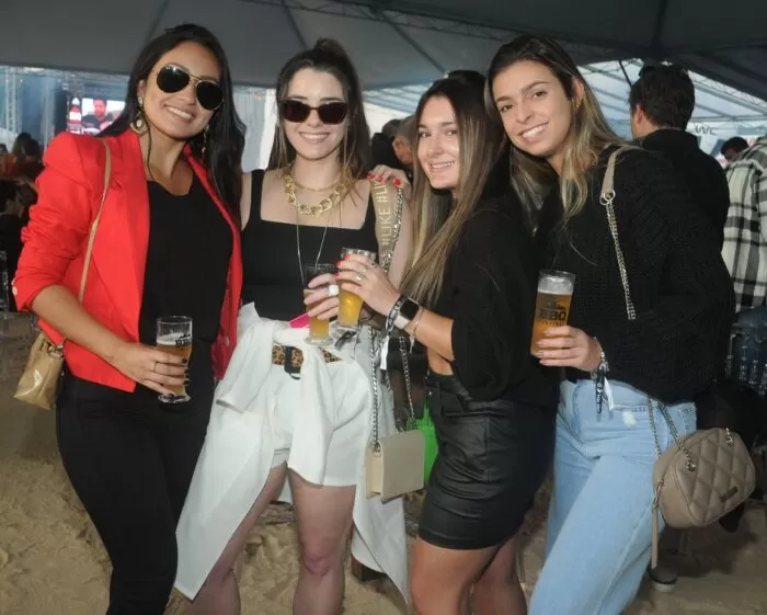 Natália Oliveira, Marília Allemand, Priscila Saggioro e Marina Coutinho clicadas no BBQ Festival