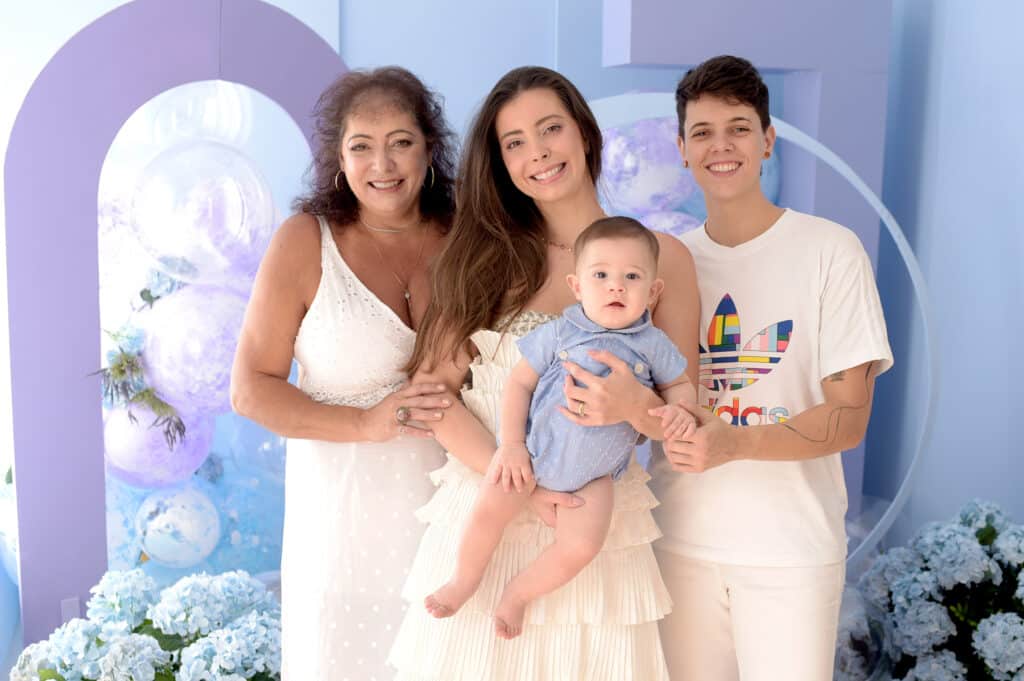 Clara com as filhas Luiza e Isabella Dusi e o neto Lorenzo