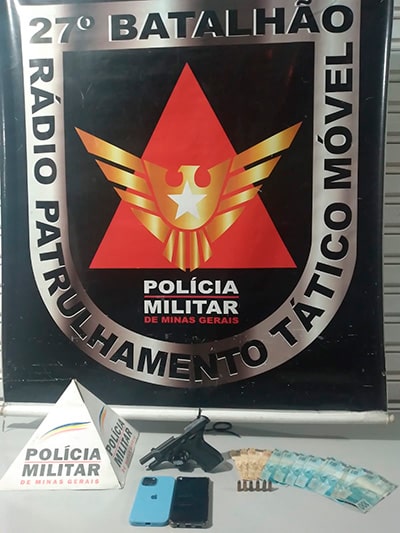 Polícia Militar dispara contra caminhonete em fuga e prende casal com pistola 1 PM prende casal com pistola Divulgacao PM