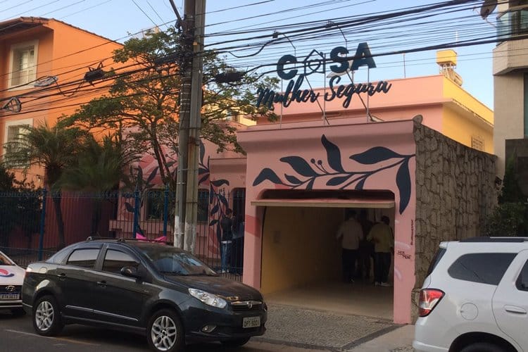 casa mulher segura fernando priamo