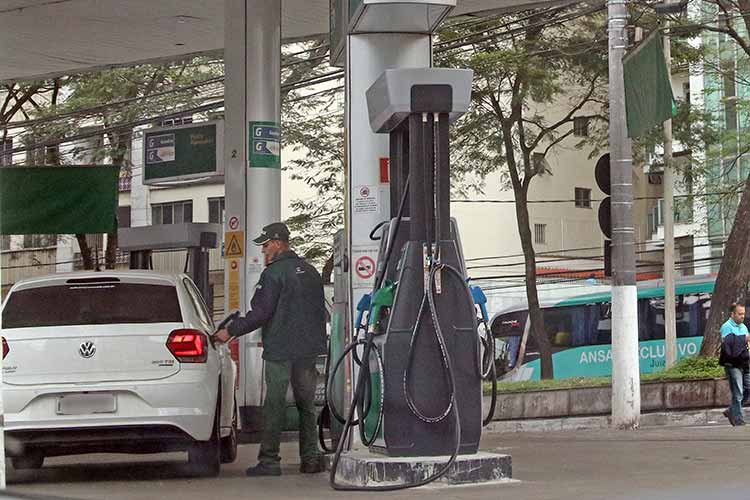 Gasolina já está mais cara nos postos de Juiz de Fora