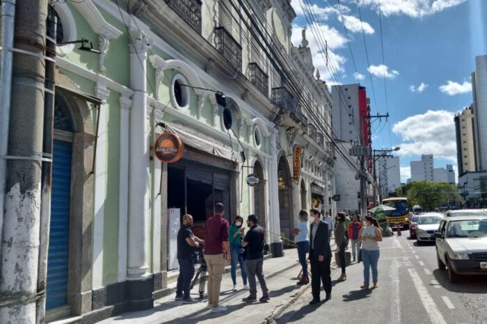 Princípio de incêndio atinge restaurante na Avenida dos Andradas 1 incendio na andradas e1657124370454