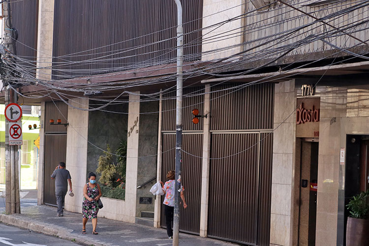 Felipe Couri fio Avenida Itamar Franco esquina com Francisco Brandi