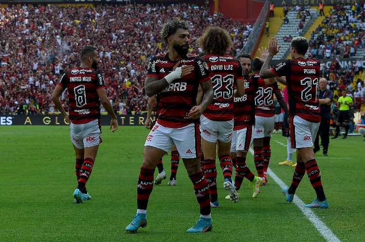 Gabigol Brilha Novamente, Flamengo Vence O Athletico-PR E é Tri Da ...