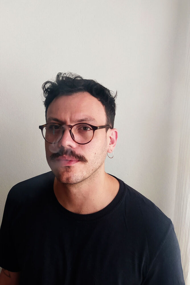 Poeta Otávio Campos lança o livro 'Tatear os destroços depois do acidente' 1 05