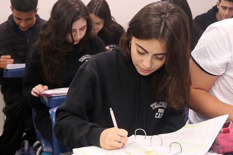 Ainda sob impacto da pandemia, Enem acontece no domingo 3 Enem Elisa Felipe Couri