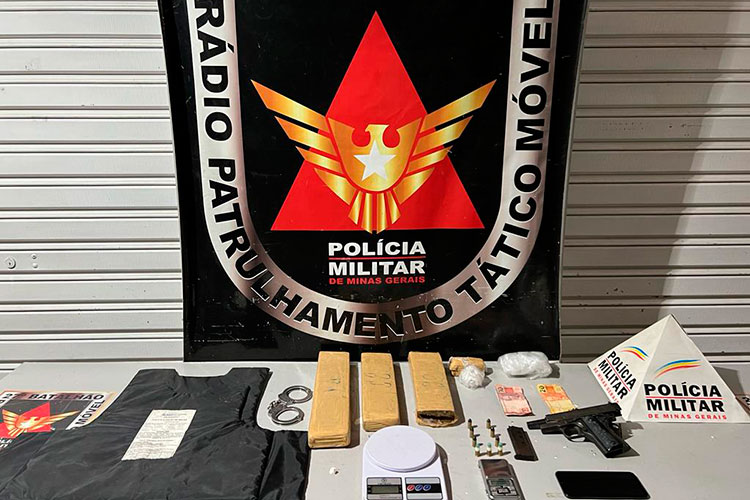 Apreensao de arma e drogas no Parque das Aguas Divulgacao PM destacada