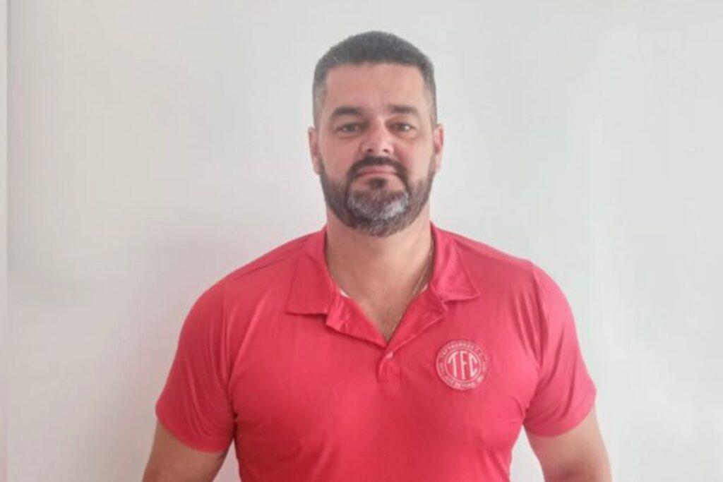 O técnico de futebol Rafael Novaes