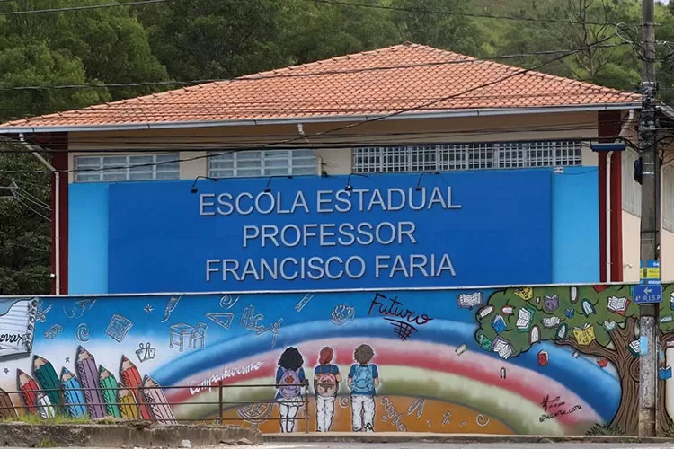 Escola Professor Francisco Faria 2 Felipe Couri