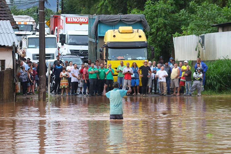 chuva jardim esperanca felipe couri 0