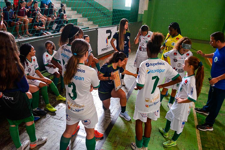 Mulheres no futebol de JF foto arquivo pessoal