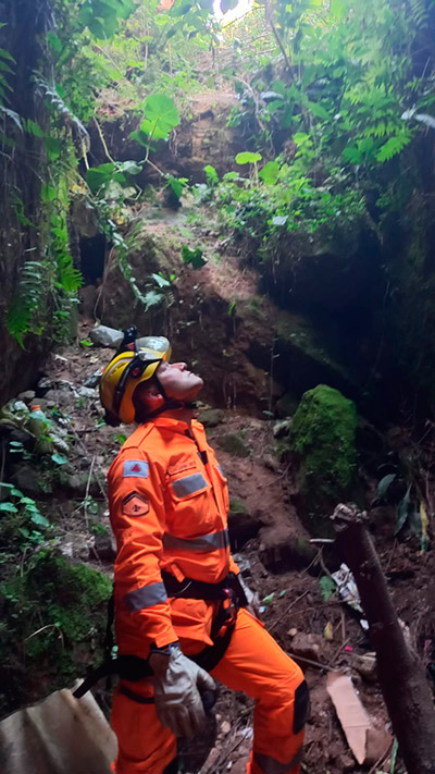 buraco sao joao del rei divulgacao bombeiros 2