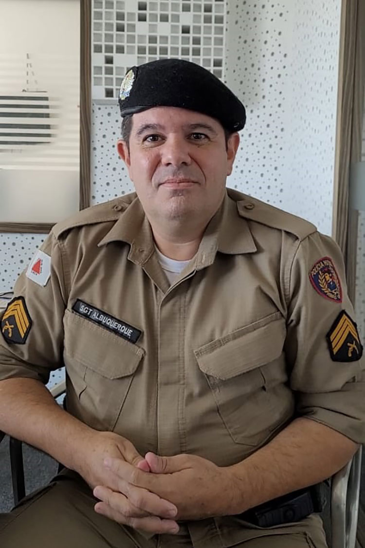 sargento albuquerque Nayara Zanetti